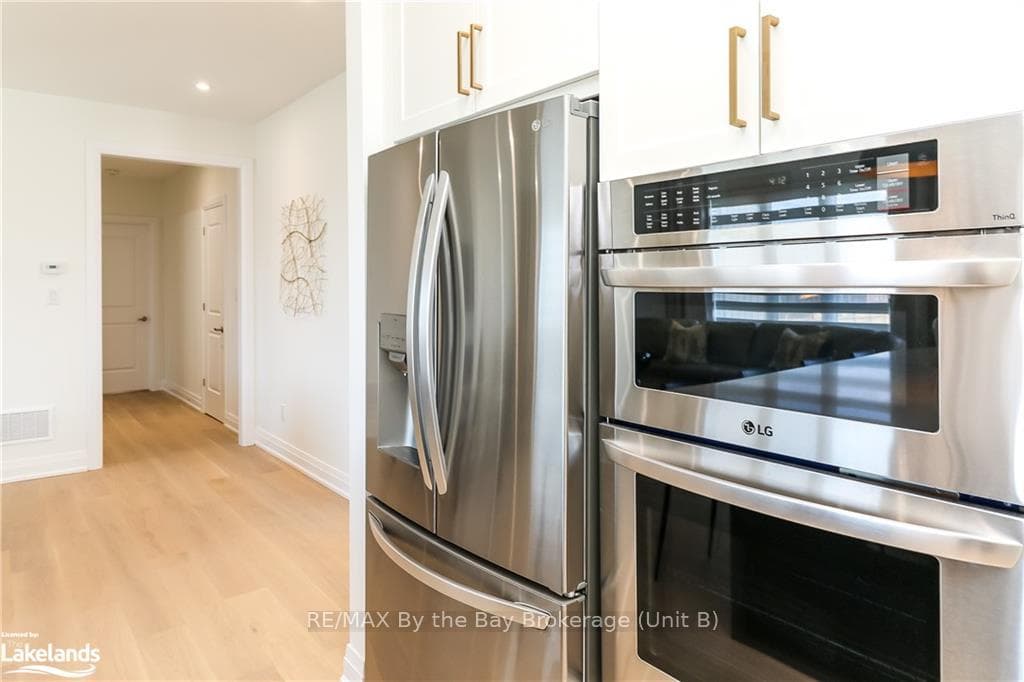 370 RAMBLEWOOD Drive photo 13