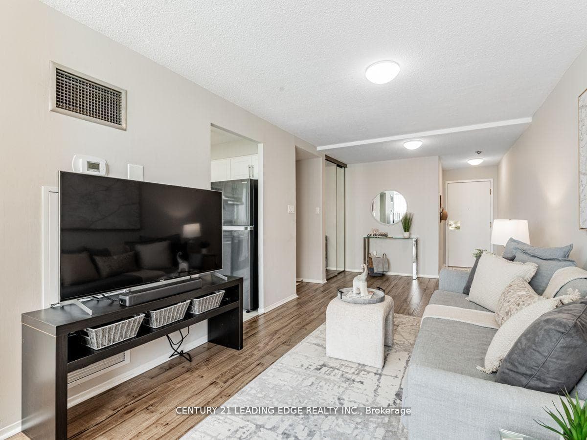 3233 Eglinton Avenue Unit 1413 photo 10