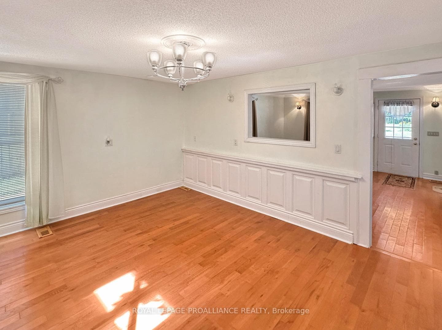 205 St Lawrence Street photo 8