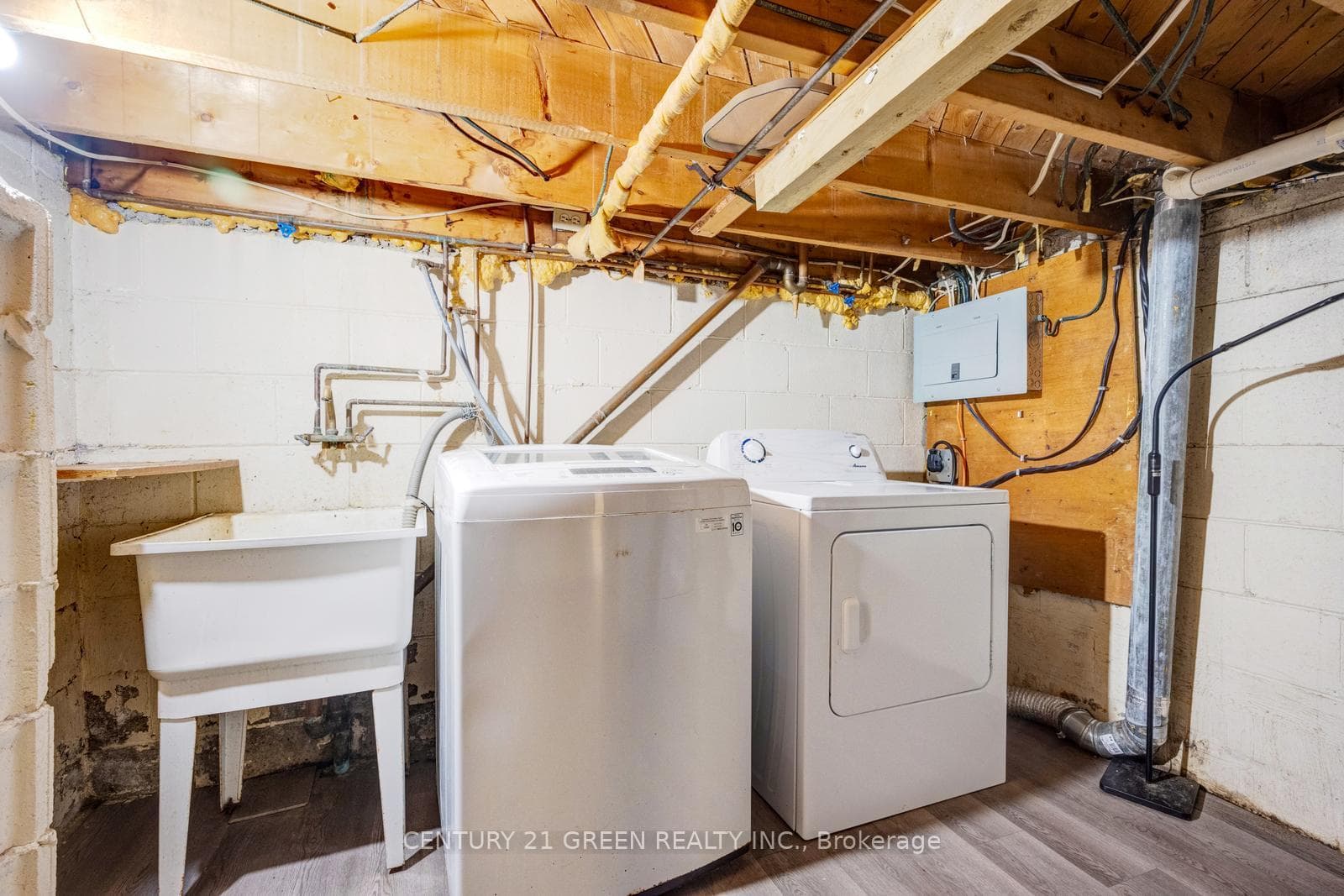 11 Burgby Avenue photo 44