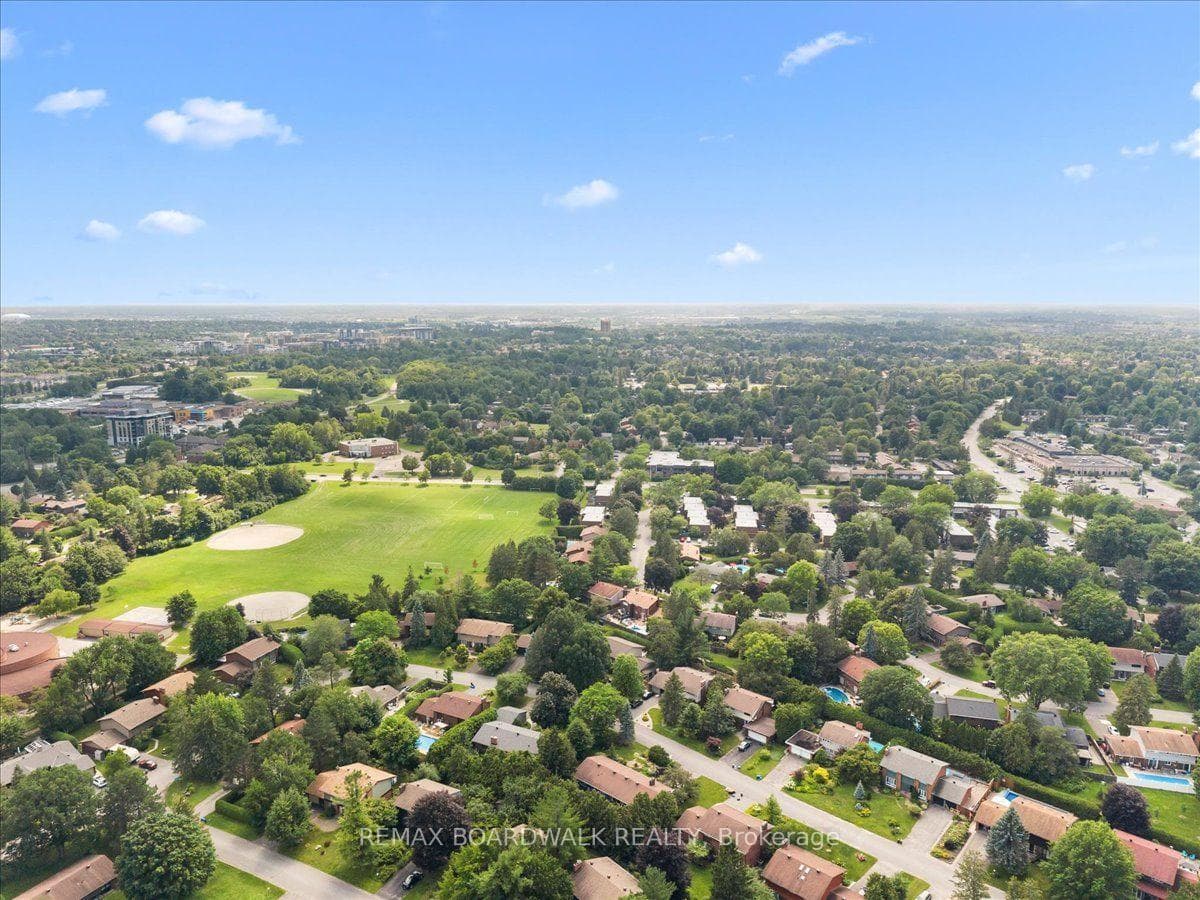 15 Selwyn Crescent photo 49