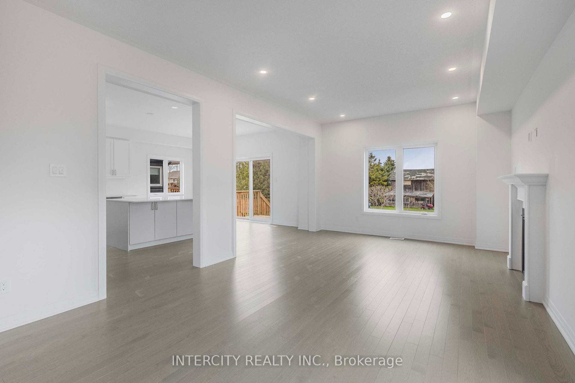 217 Quebec Street photo 9