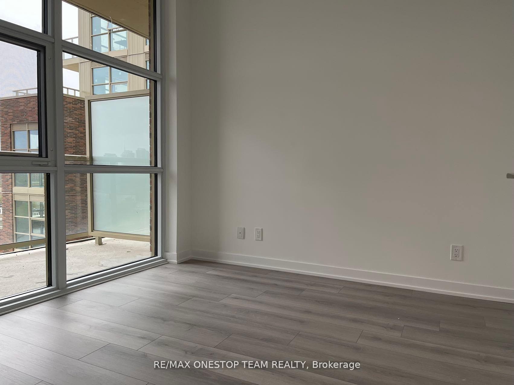1787 St Clair Avenue Unit 902 photo 6