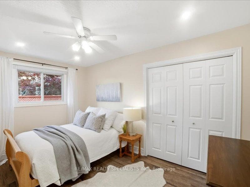 53 Edgewell Crescent photo 24