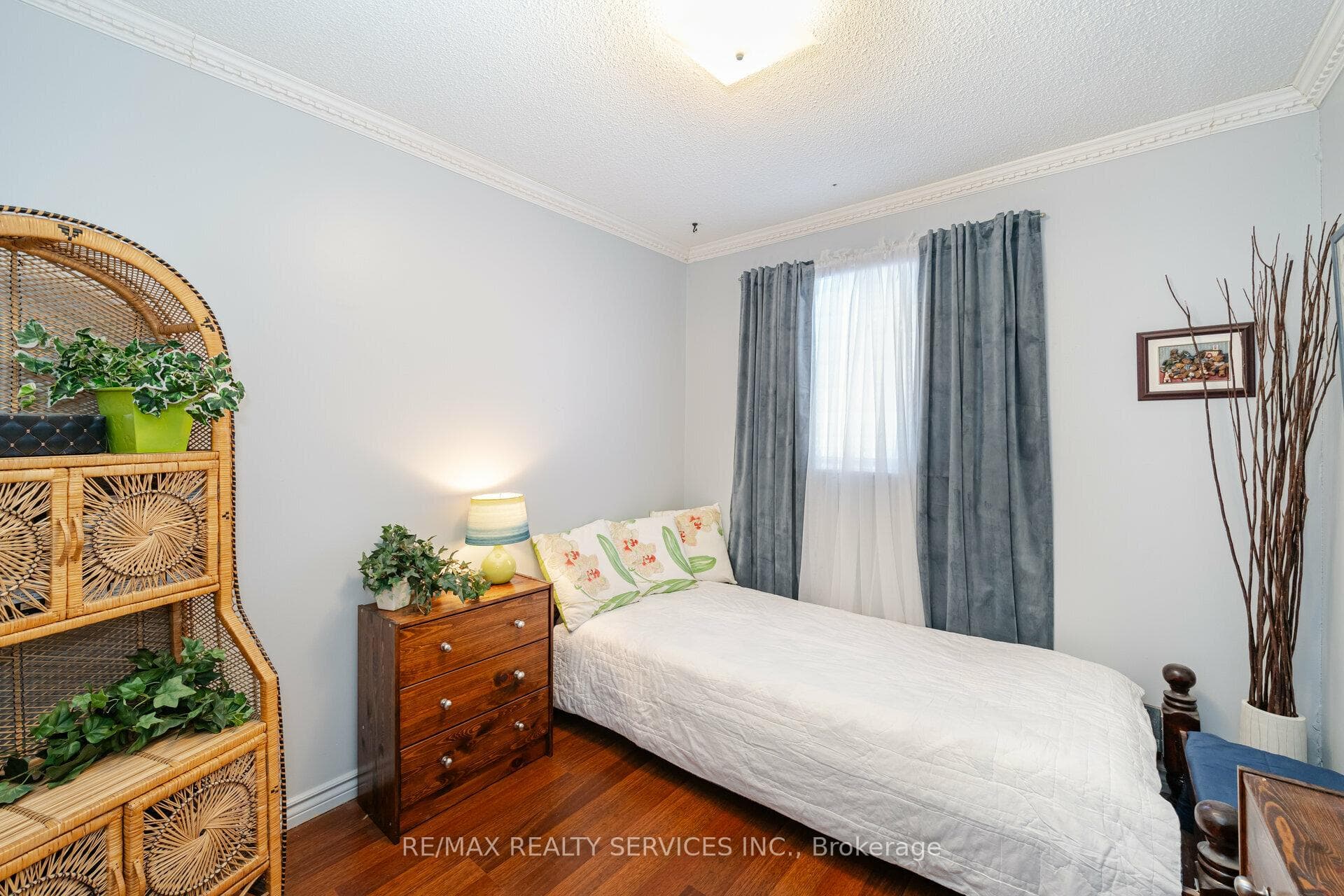 160 Moregate Crescent photo 10