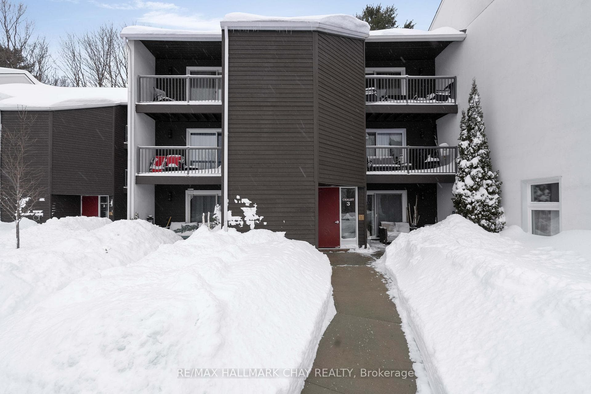 1102 Horseshoe Valley Road Unit 303 photo 1
