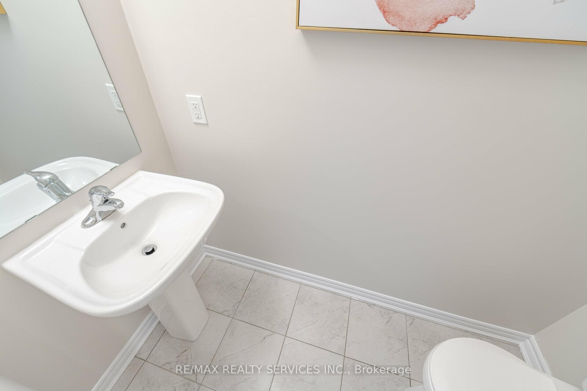 112 Royal Fern Crescent photo 14