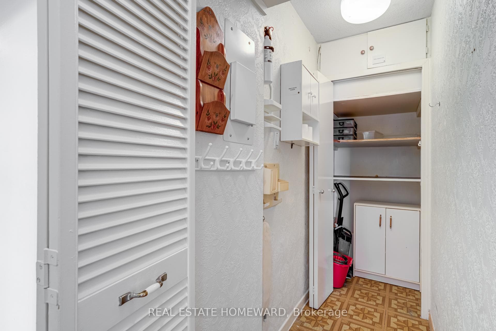 Ensuite Storage Room