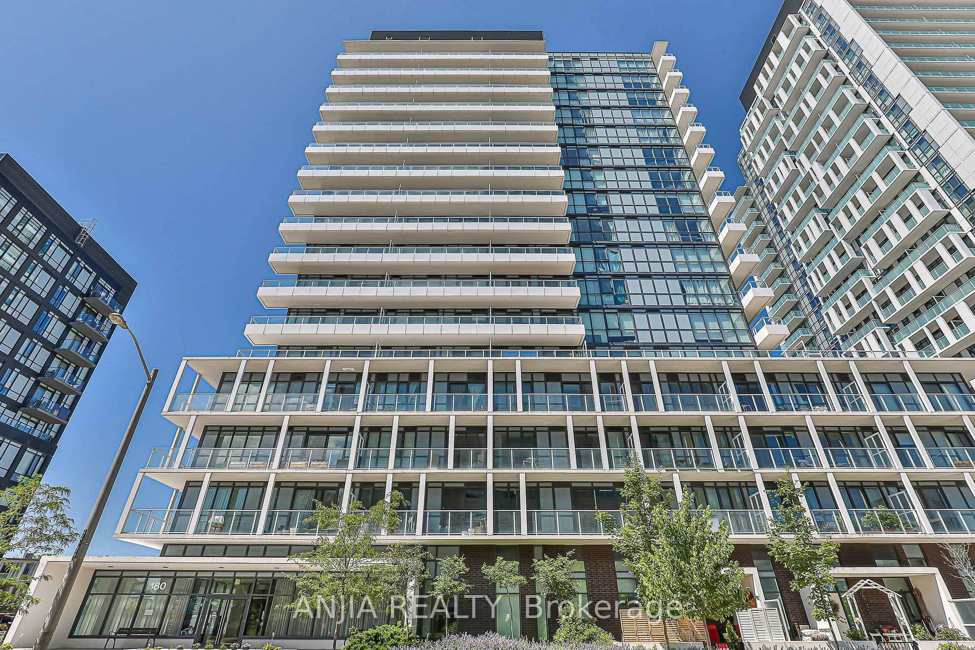 180 Fairview Mall Drive Unit 1603 photo 2