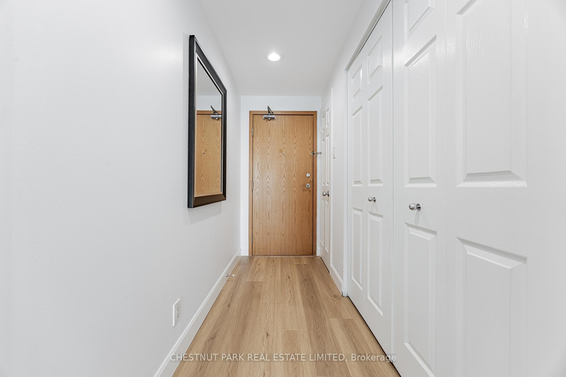 99 Harbour Square Unit 1008 photo 5