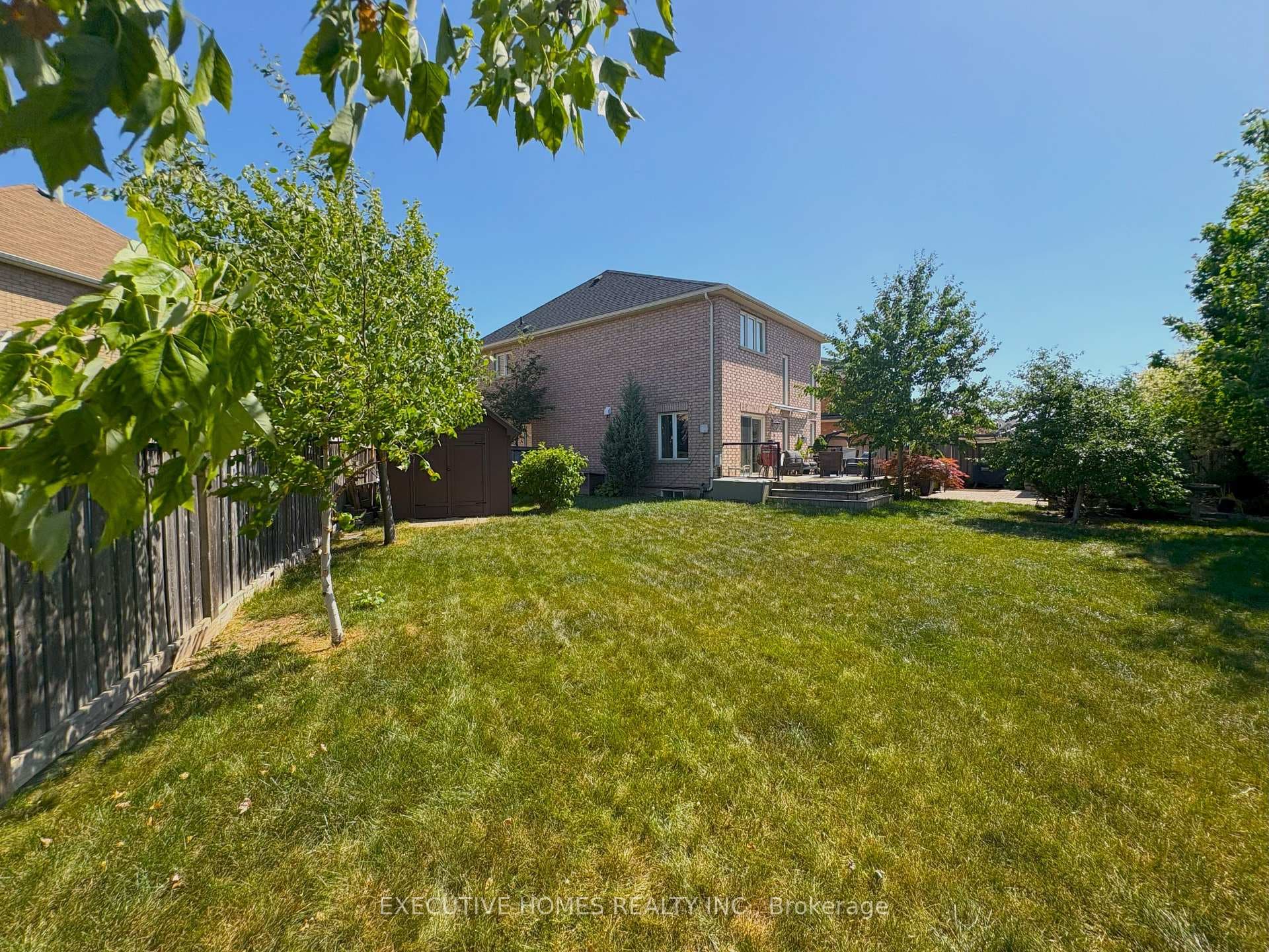 221 Cathcart Crescent photo 49
