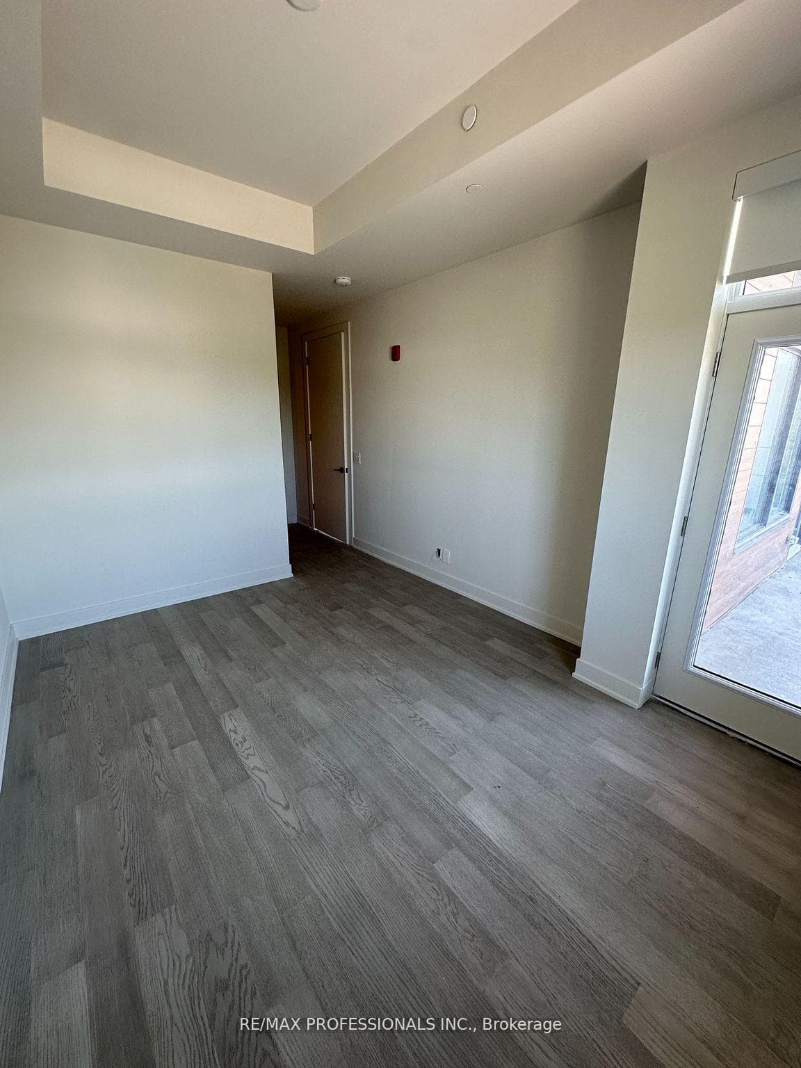 123 Maurice Drive Unit 410 photo 17