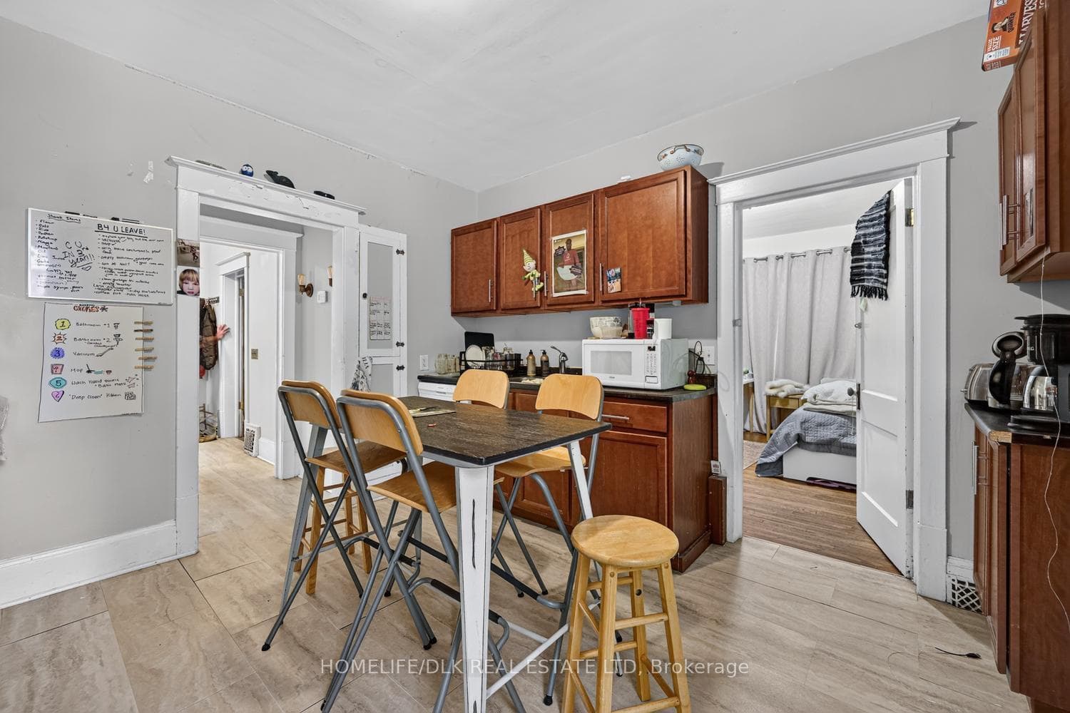 427 Earl Street photo 12