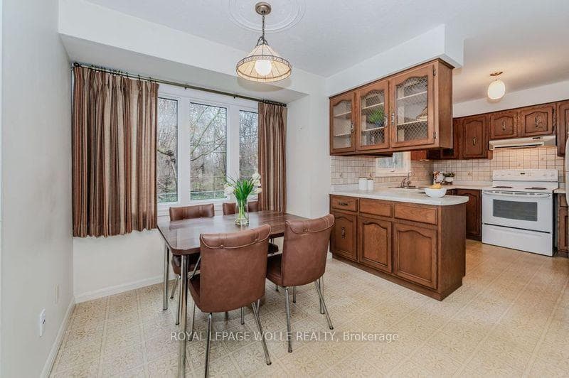 108 Stonehaven Drive photo 17