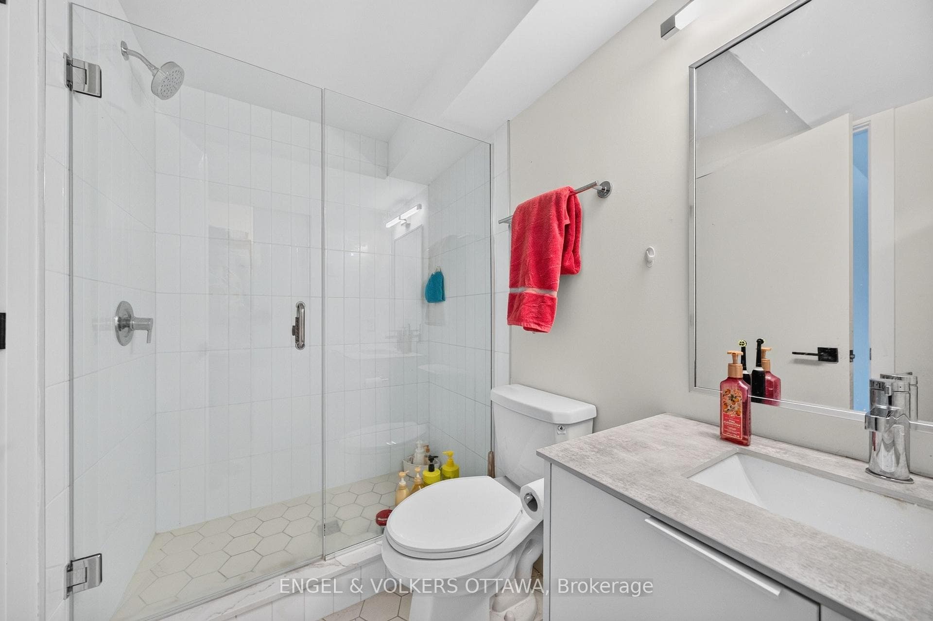 117 Carruthers Avenue Unit D photo 18