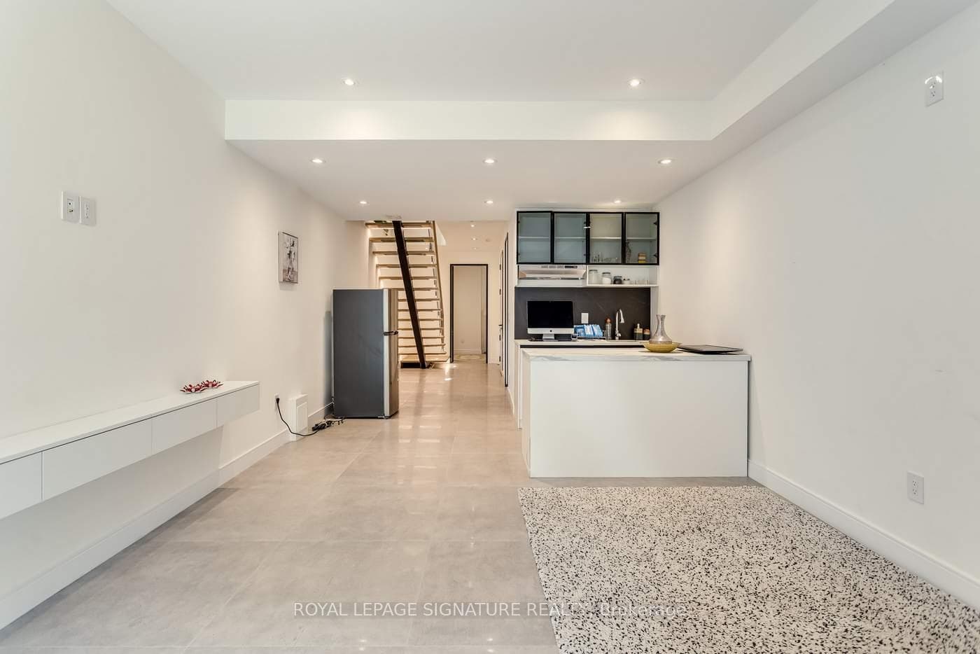 511 Woburn Avenue photo 25
