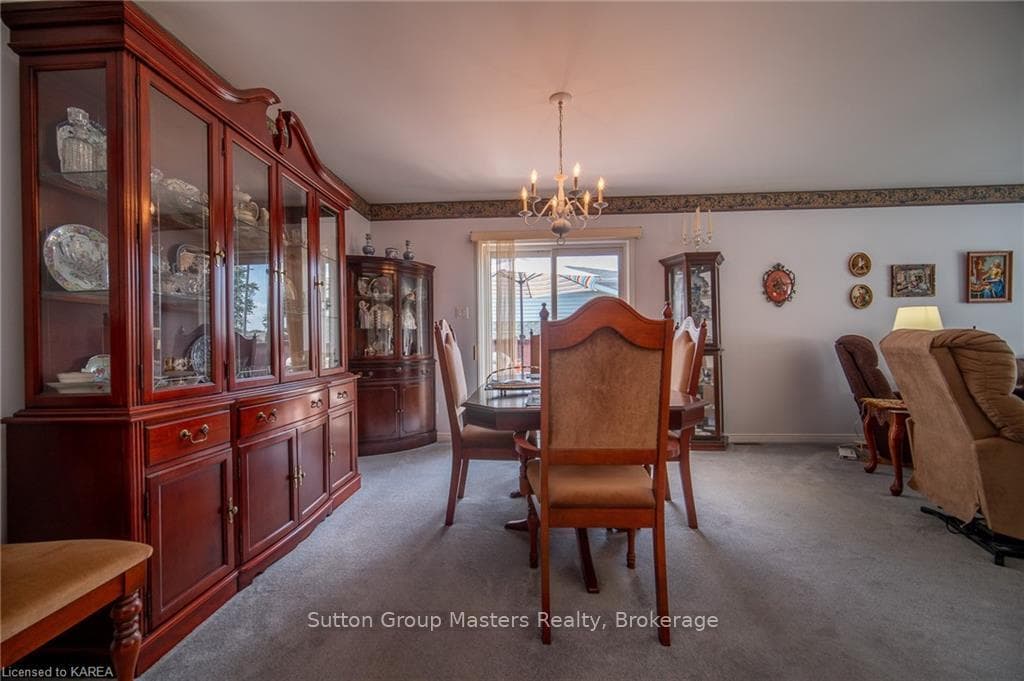 2 Forchuk Crescent photo 16