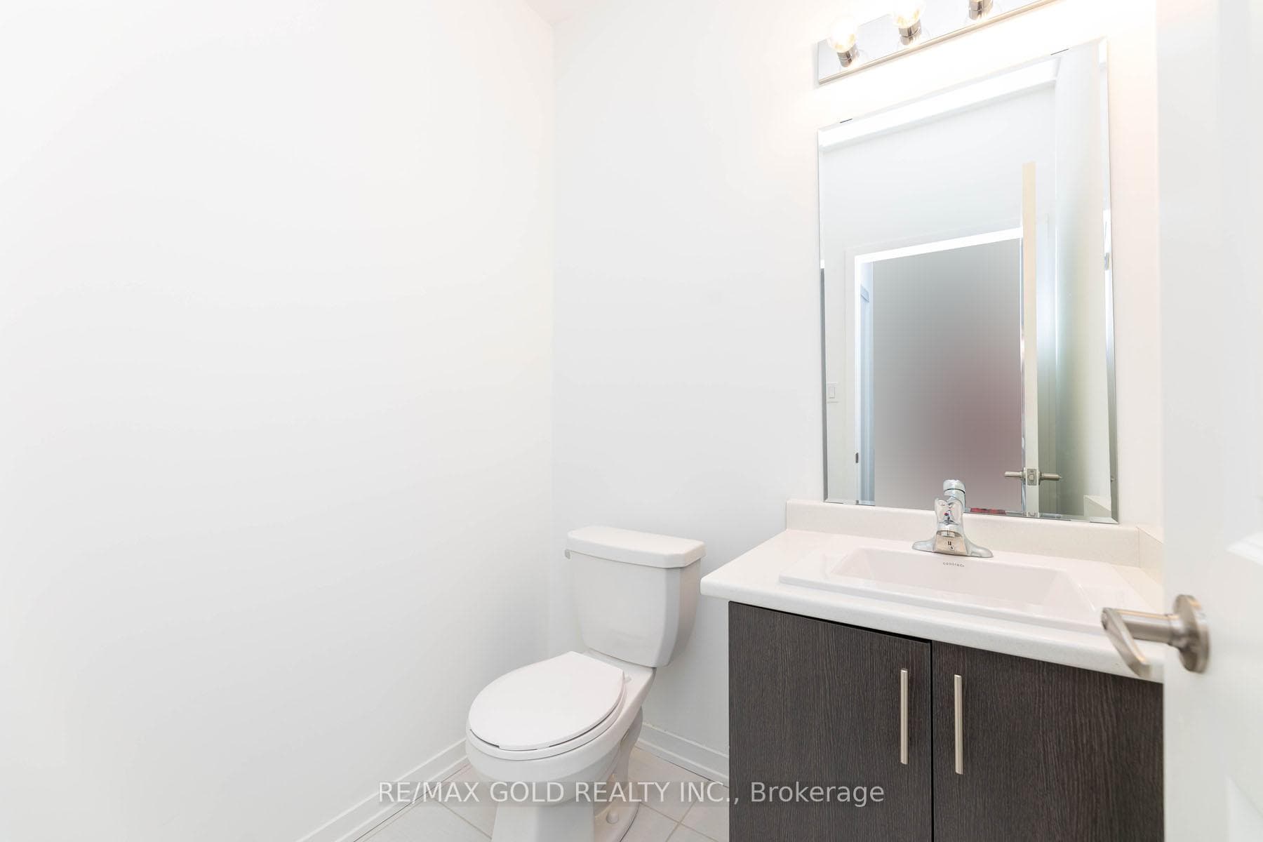 217 Monarch Avenue photo 9