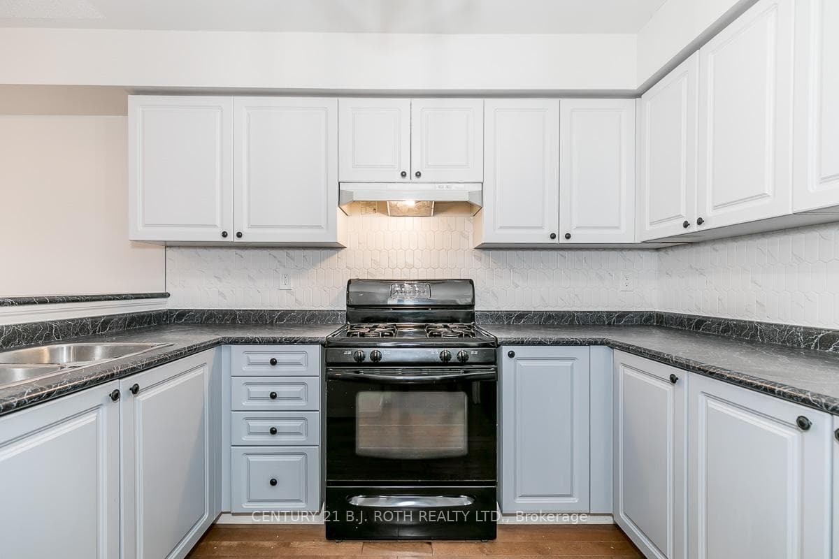 430 Mapleview Drive Unit 18 photo 13