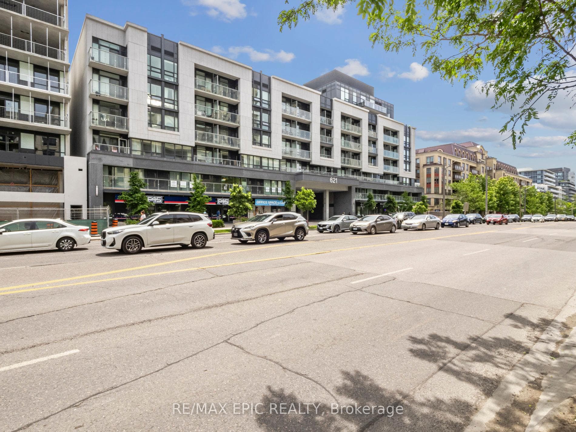 621 Sheppard Avenue Unit 301 photo 2