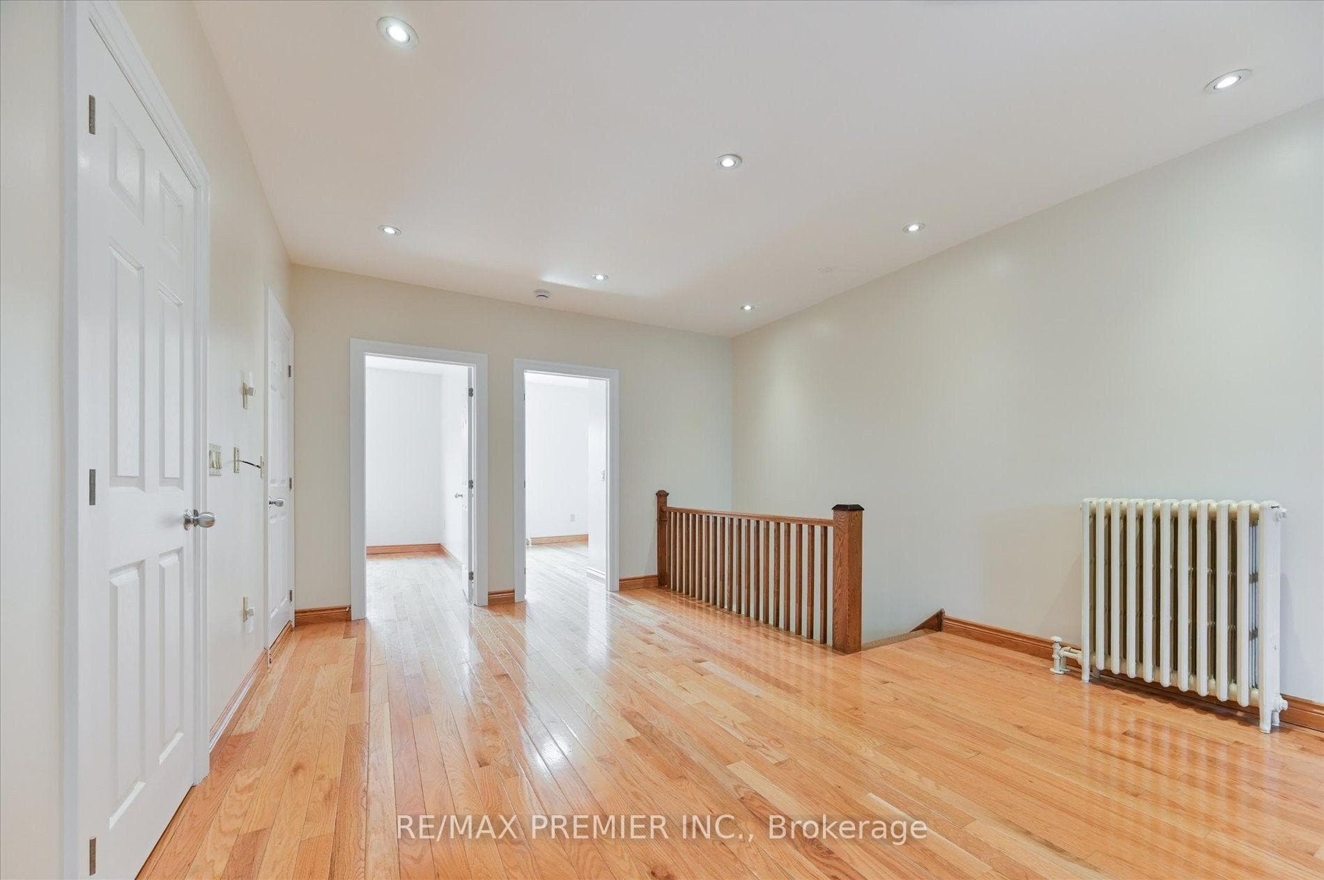 1575 Bayview Avenue photo 3