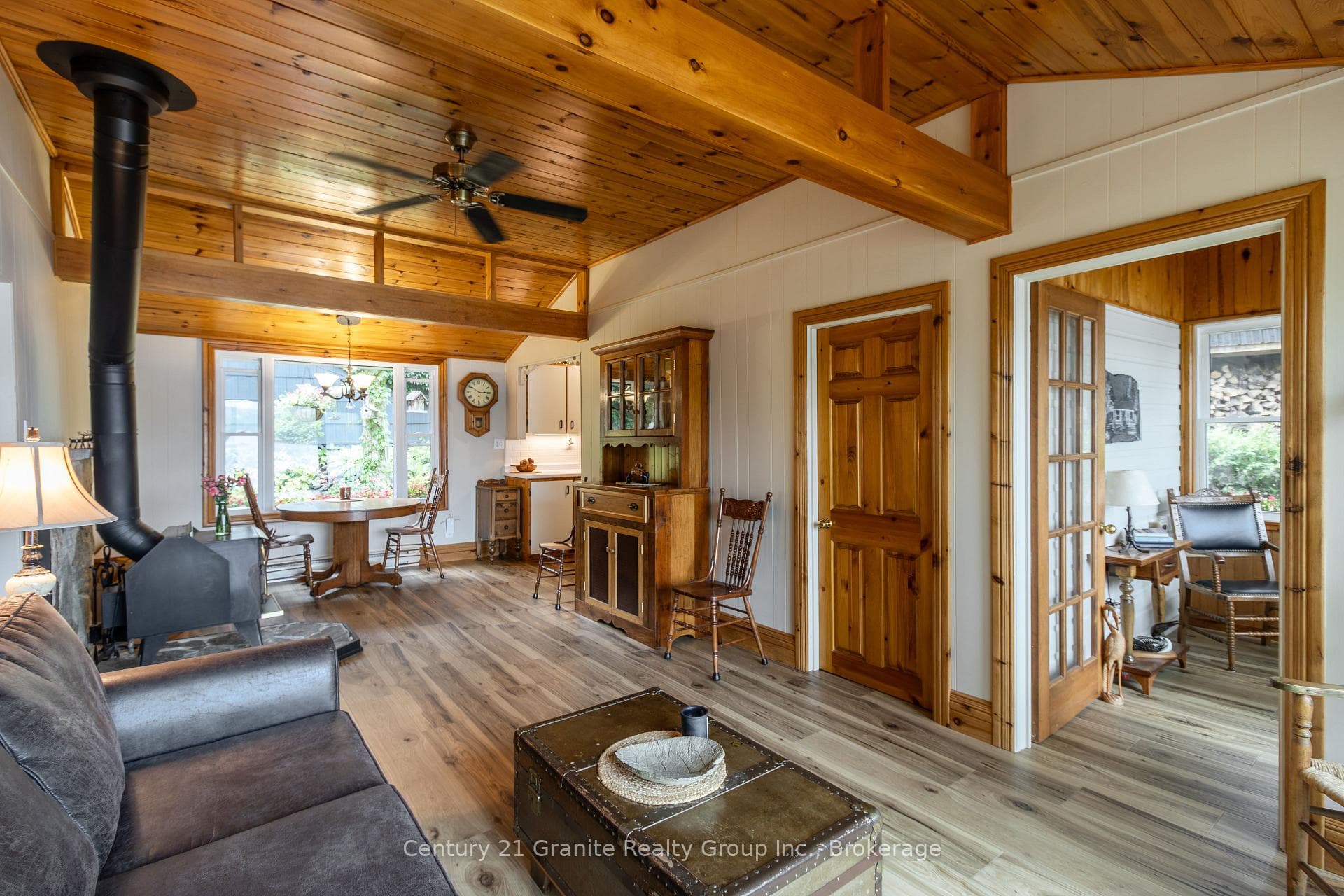 1528 Dignan Road photo 10
