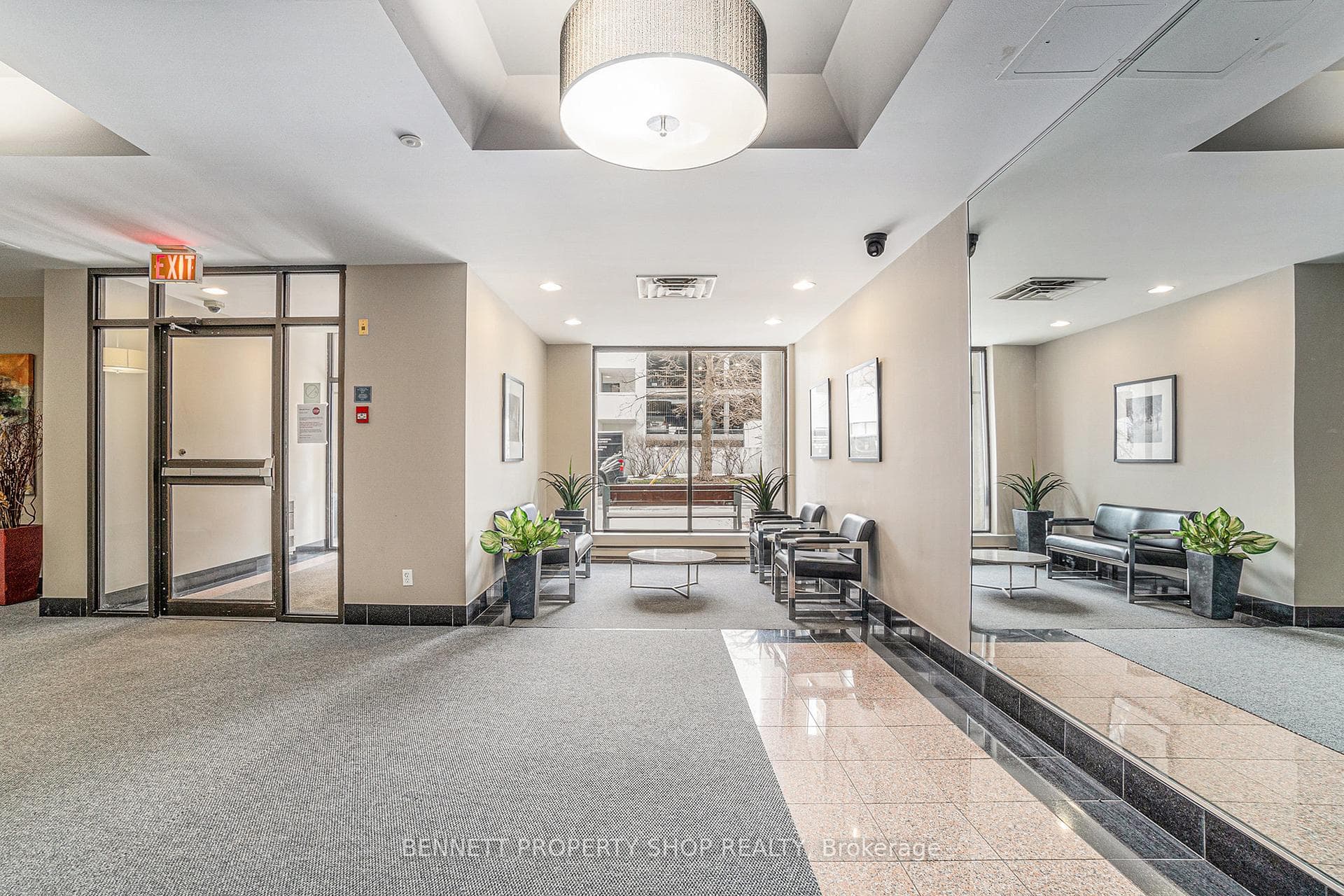 110 Forward Avenue Unit 907 photo 15