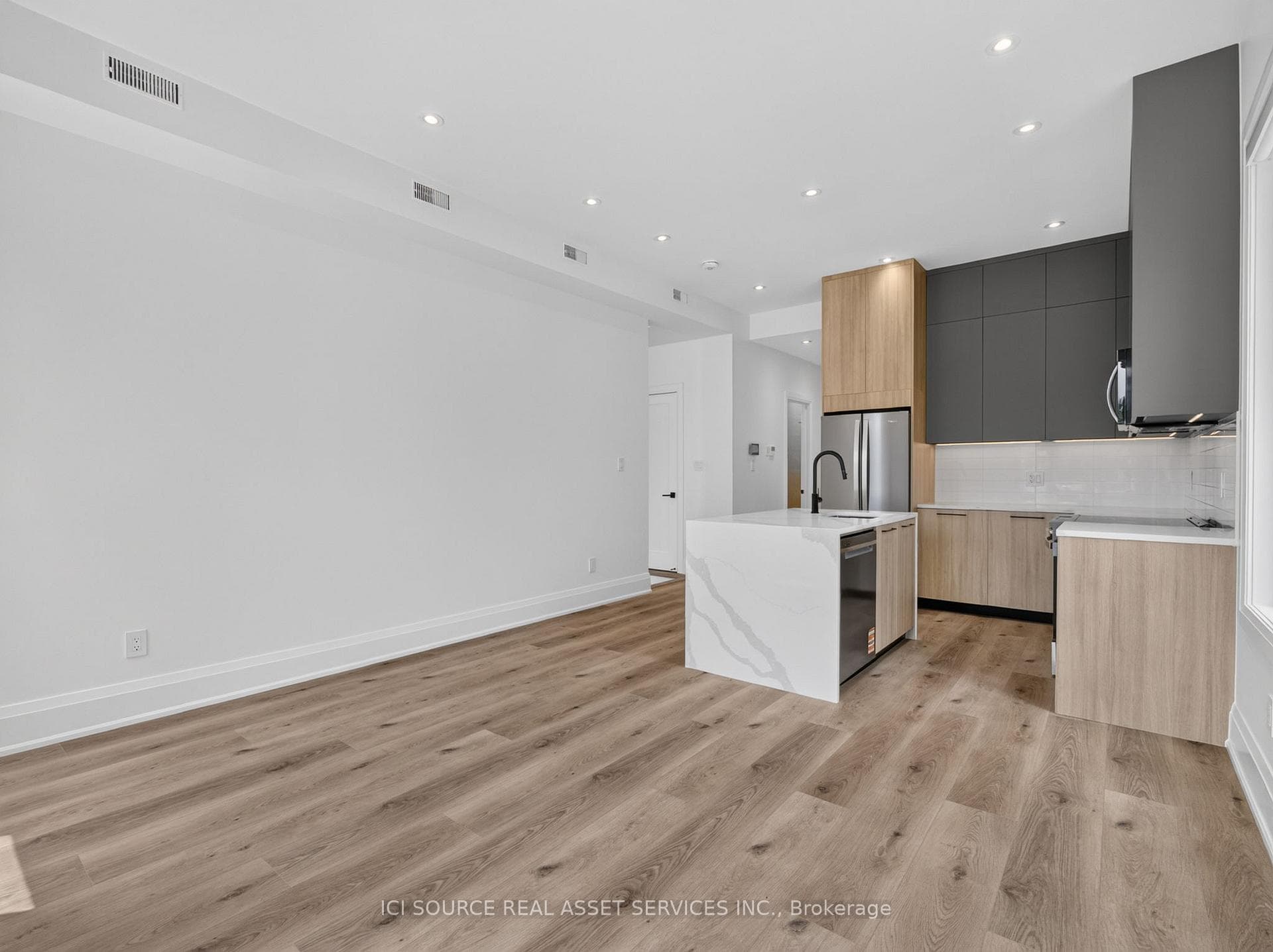 Kitchen & Living Area