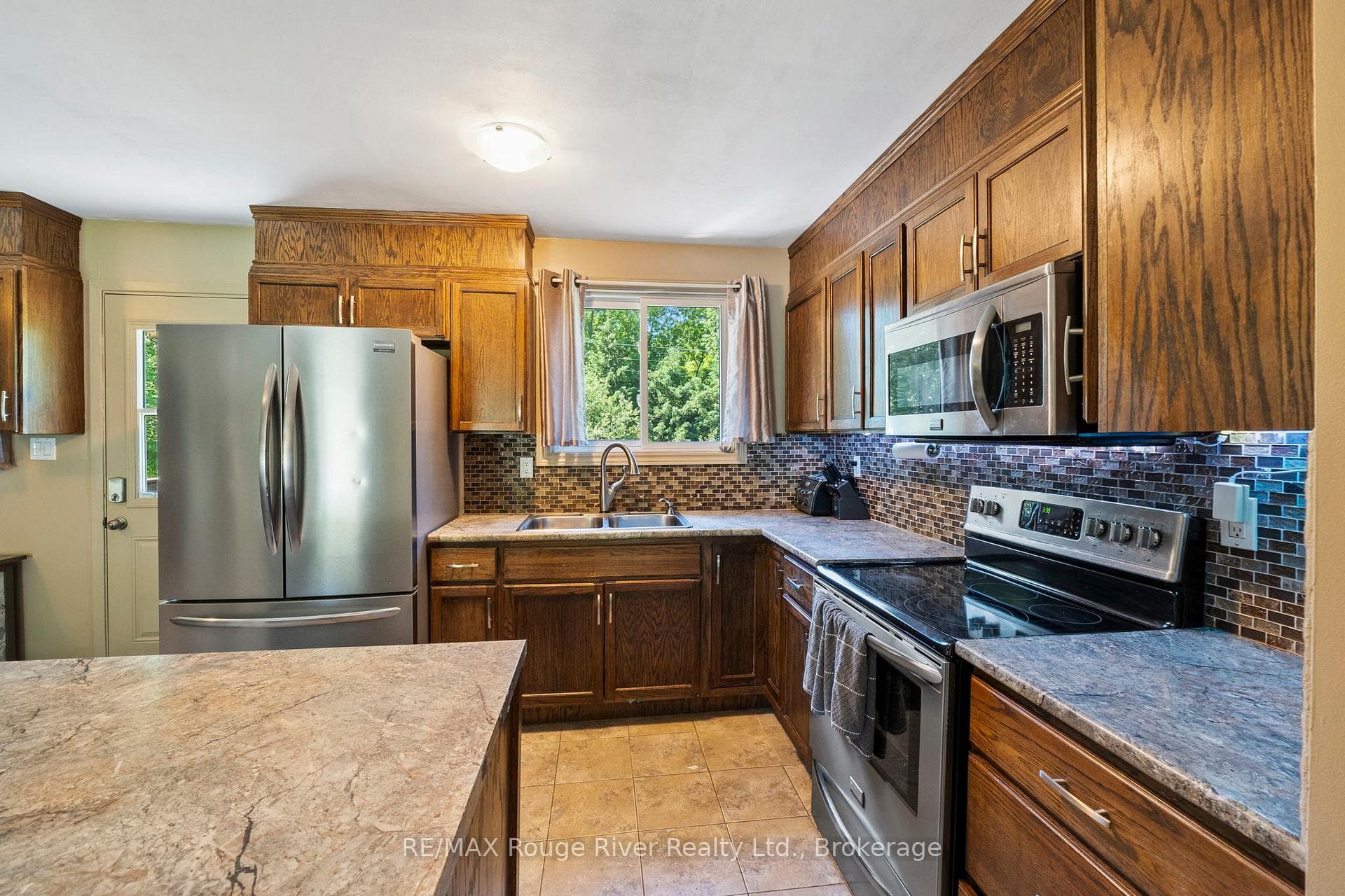 8910 Lewis Court photo 10