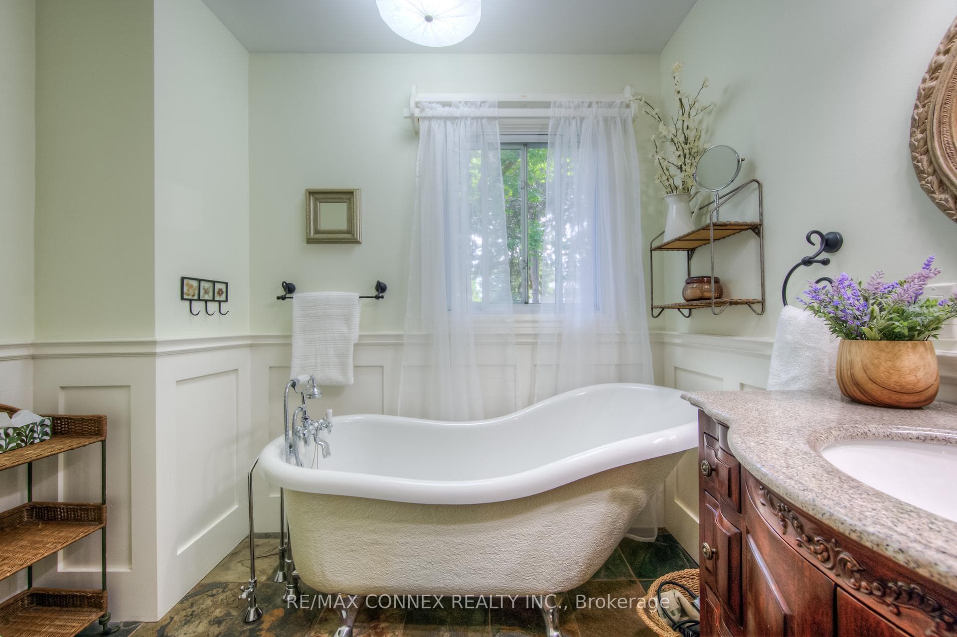 530 St David Street photo 19