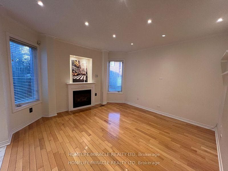 52 Cider Crescent photo 2