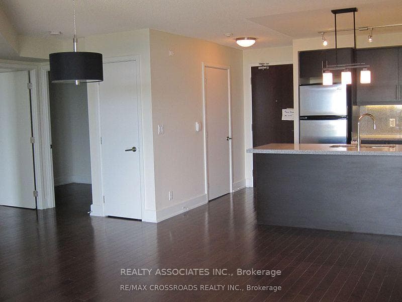 676 Sheppard Avenue Unit 709 photo 8