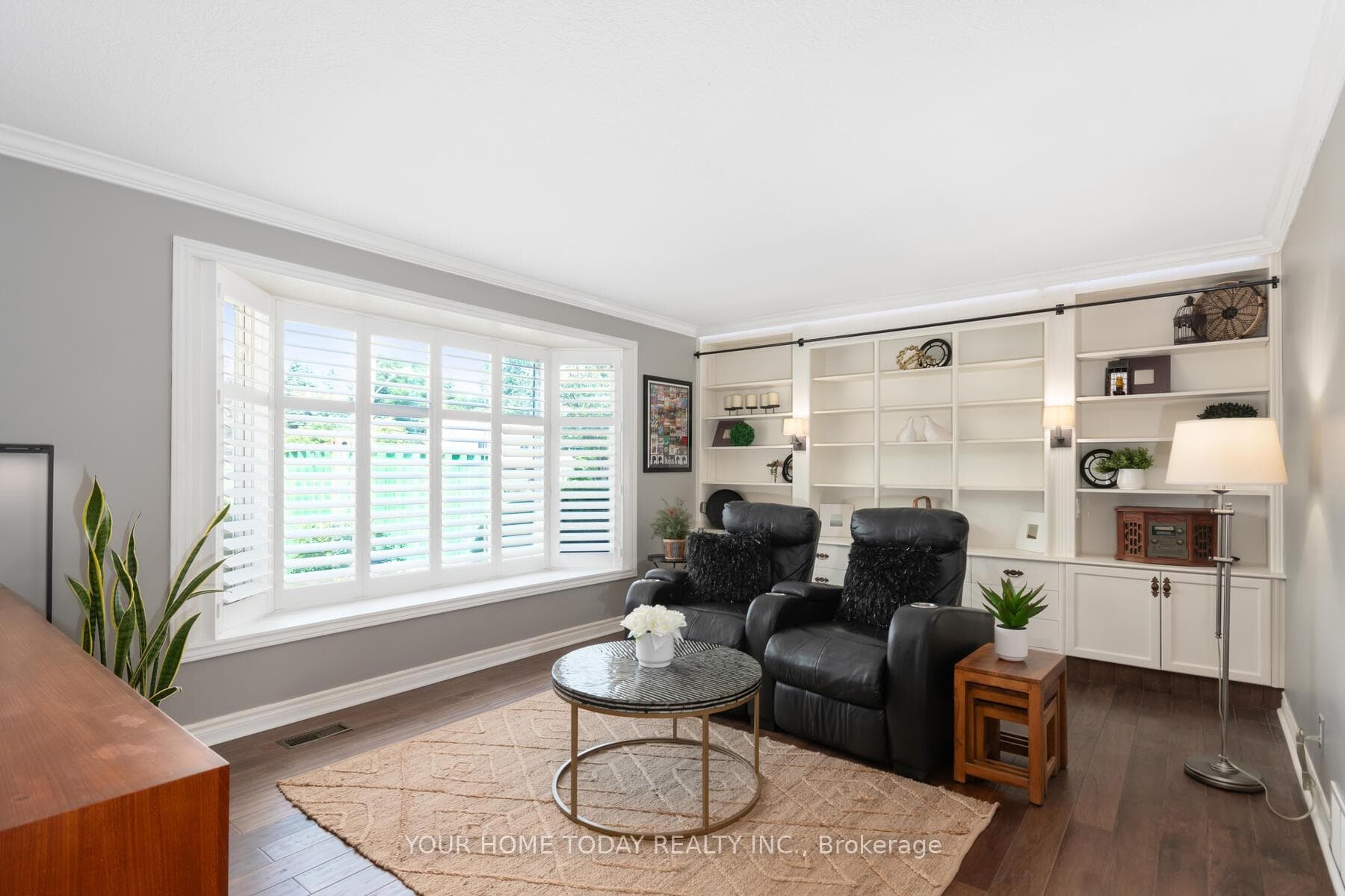 44 Delrex Boulevard photo 12