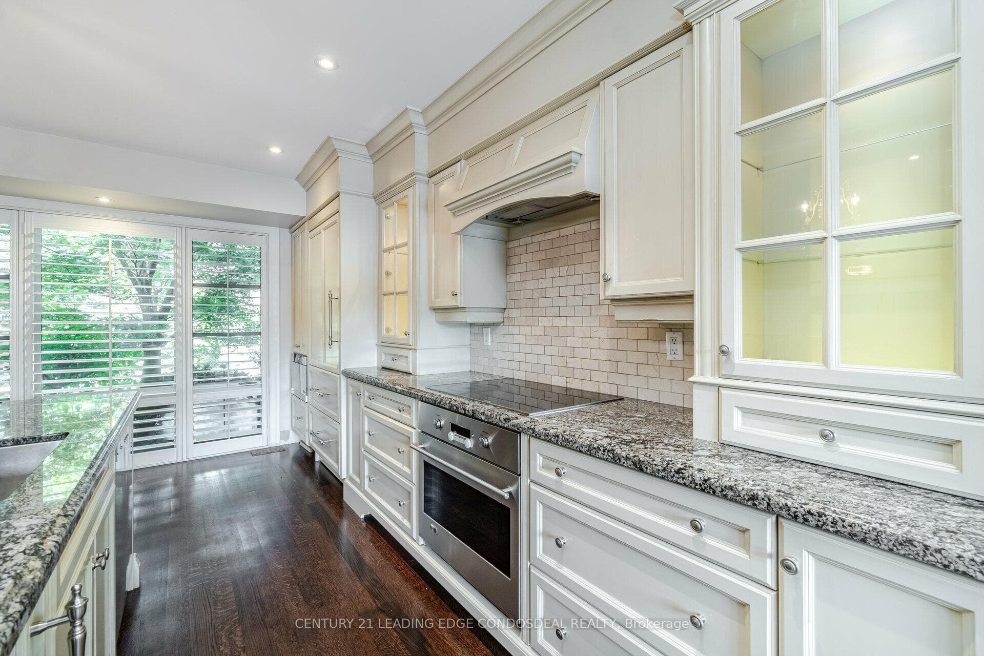 96 Laurentide Drive photo 8