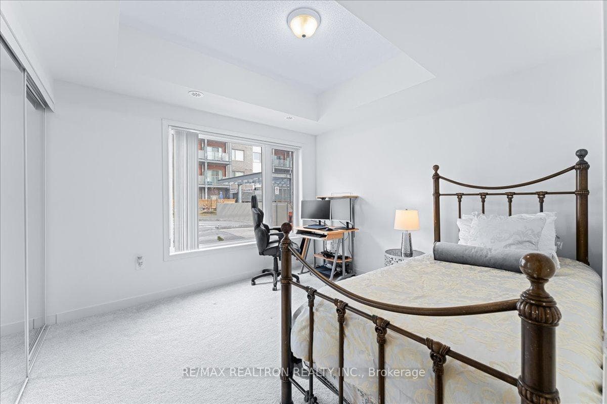 60 Orchid Place Drive Unit TH-14 photo 18