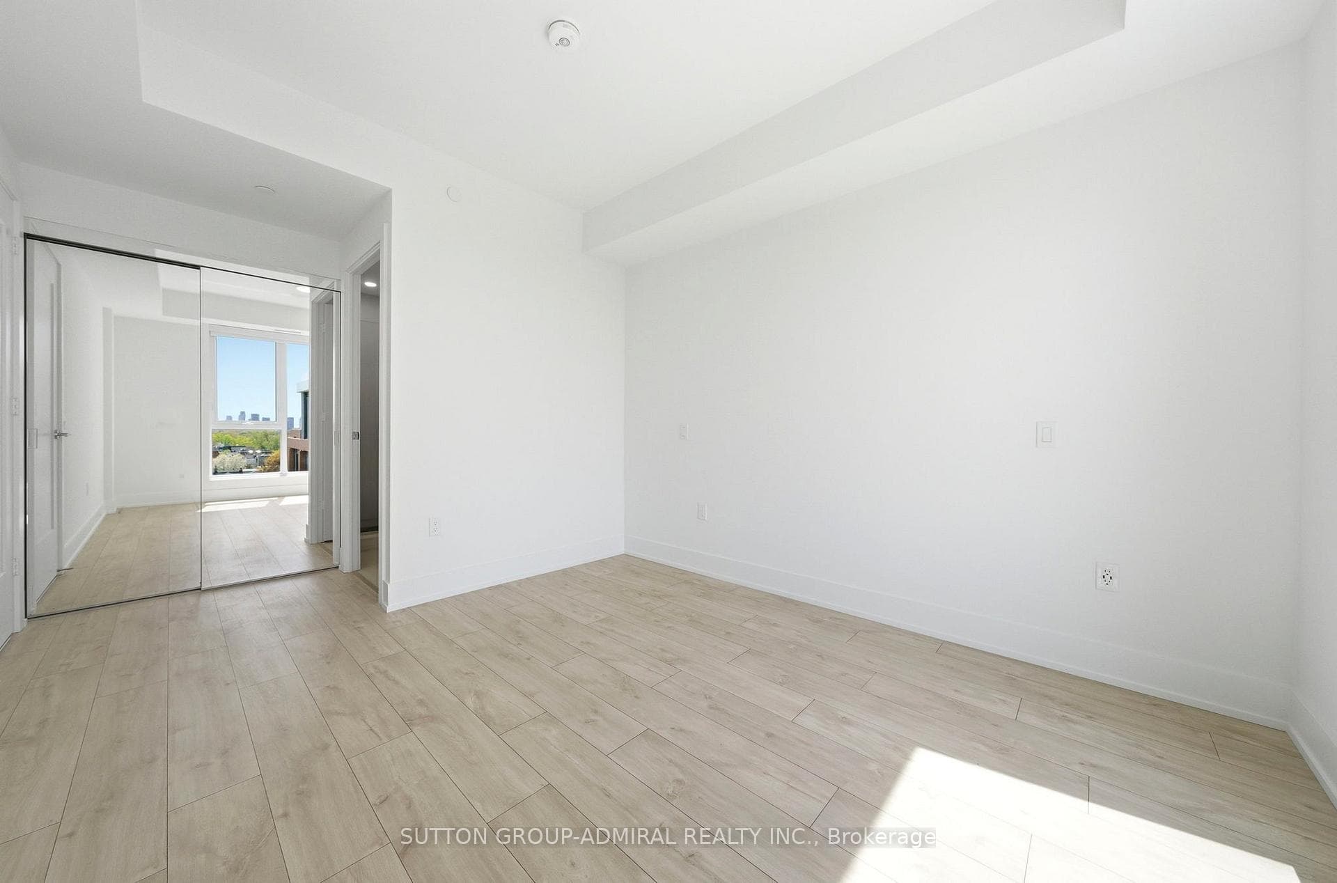 858 Dupont Street Unit 633 photo 30