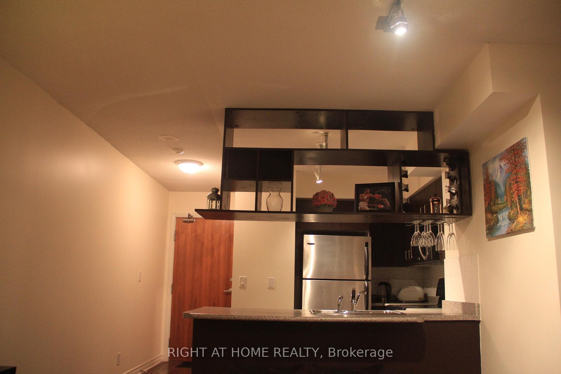 33 Elm Drive Unit 2003 photo 2