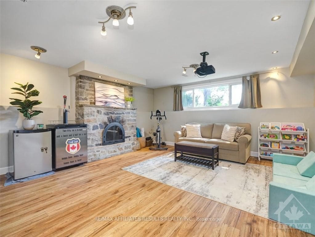 1247 MCWATTERS Road photo 22