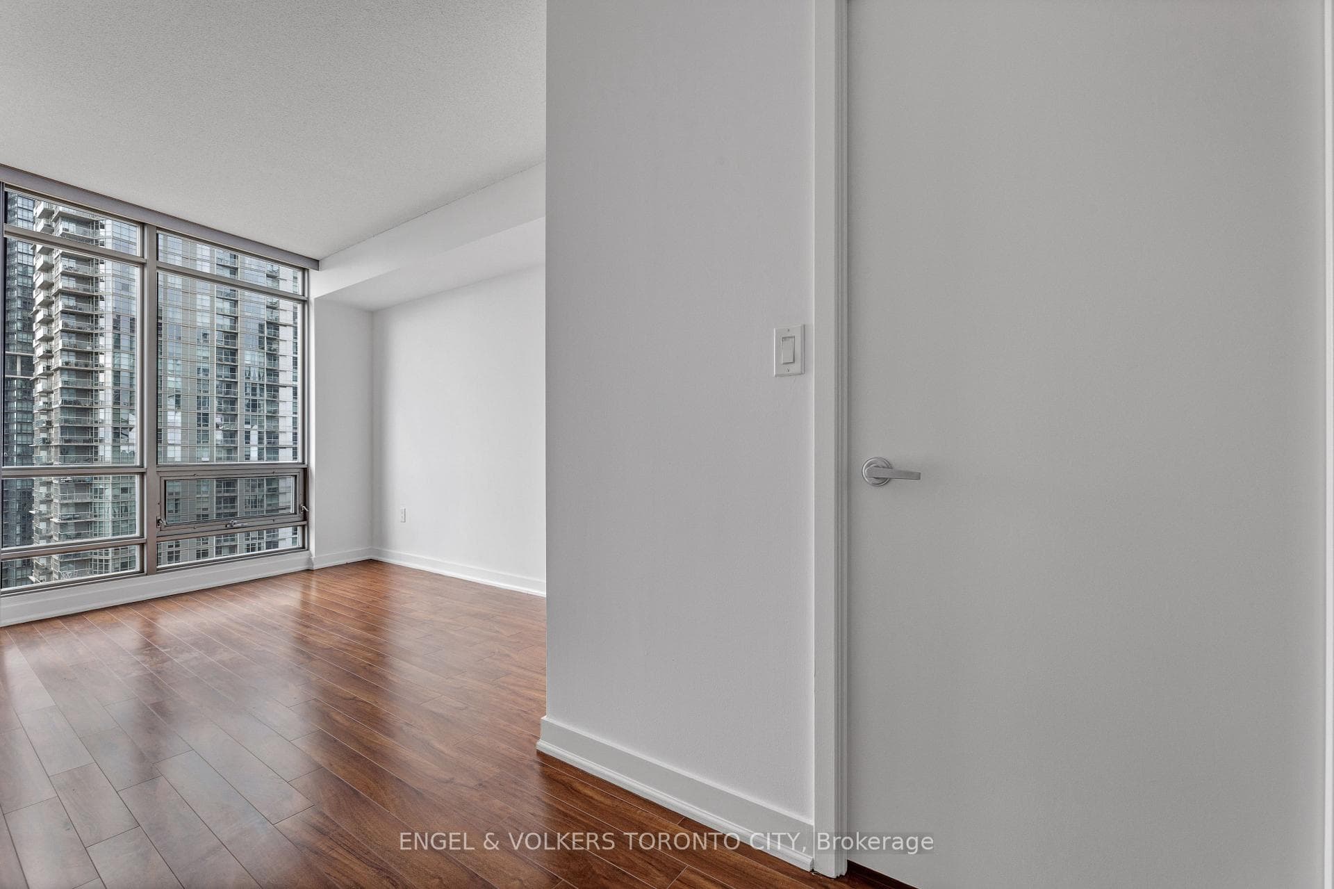 5 Mariner Terrace Unit 1805 photo 11