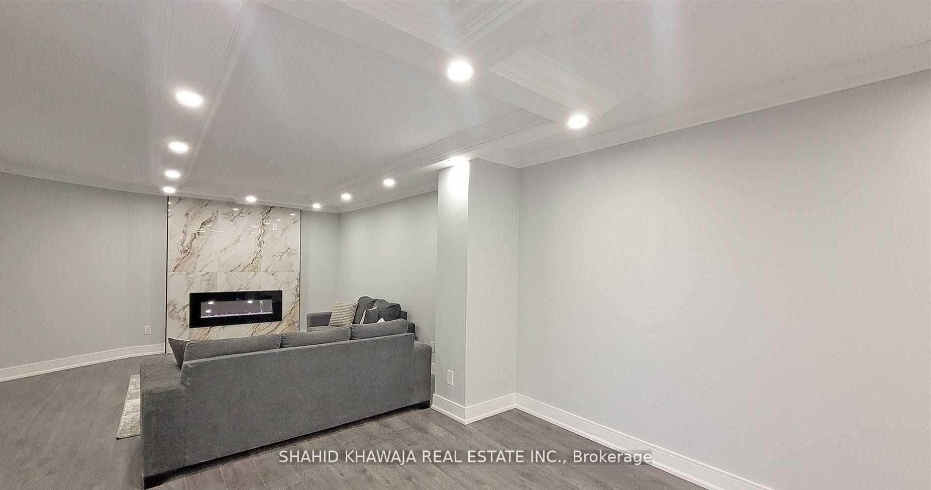 3700 Kaneff Crescent Unit 1010 photo 15