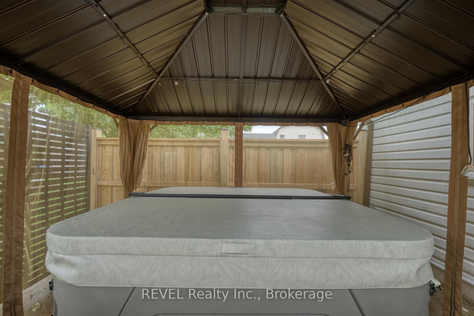35 HUMBOLDT Parkway photo 13