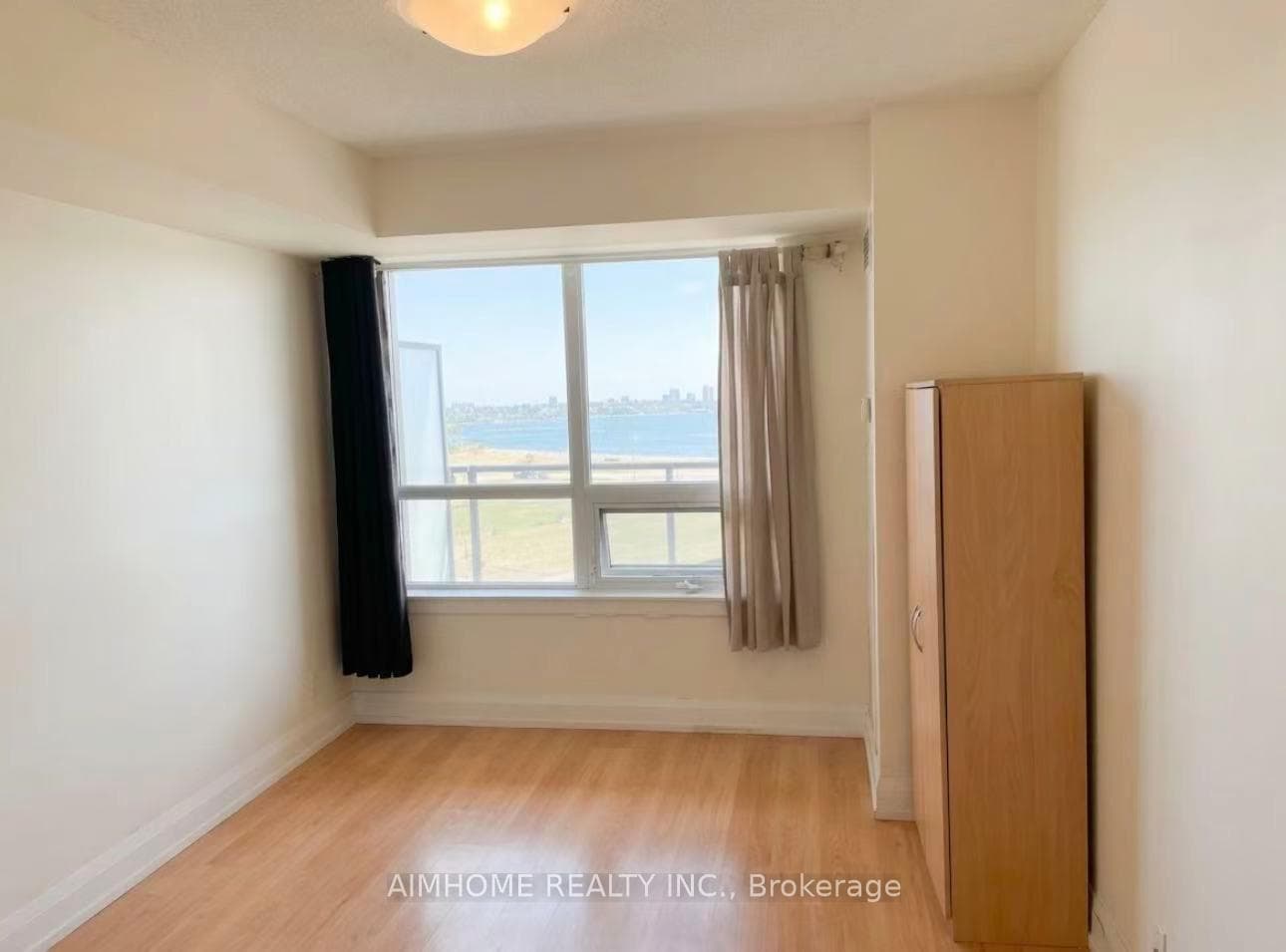 1070 Sheppard Avenue Unit 1207 photo 2