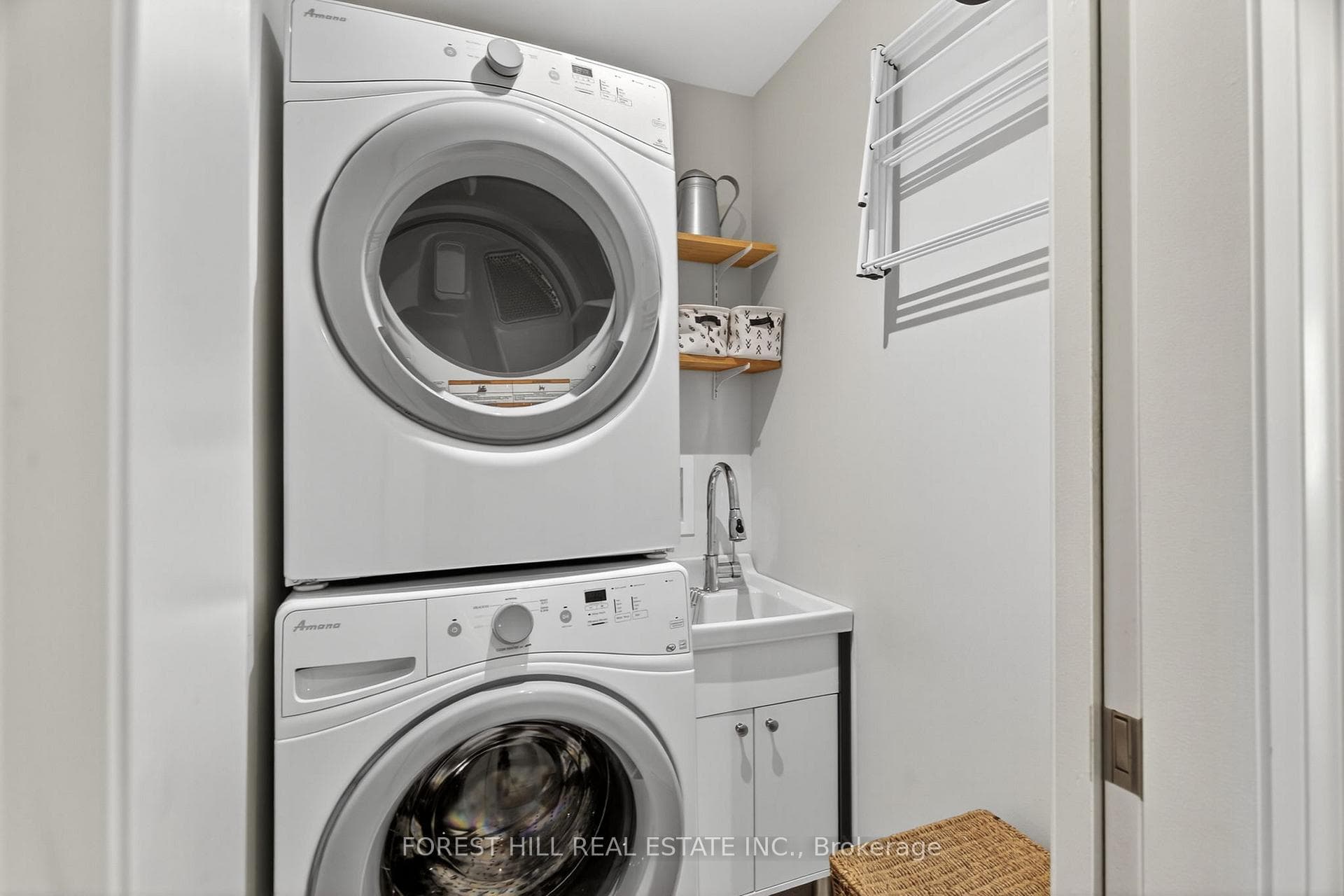 82 Pinewood Avenue photo 24
