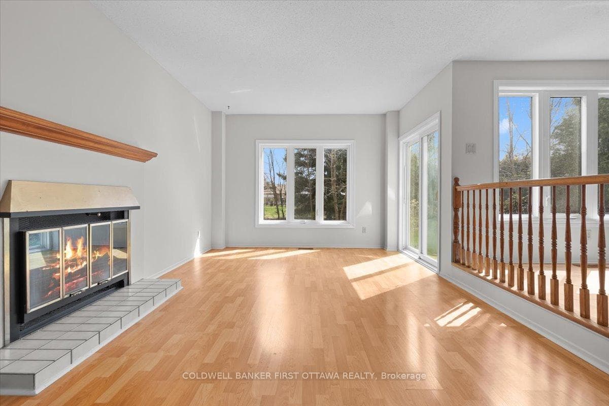 1841 Thistleleaf Crescent photo 16