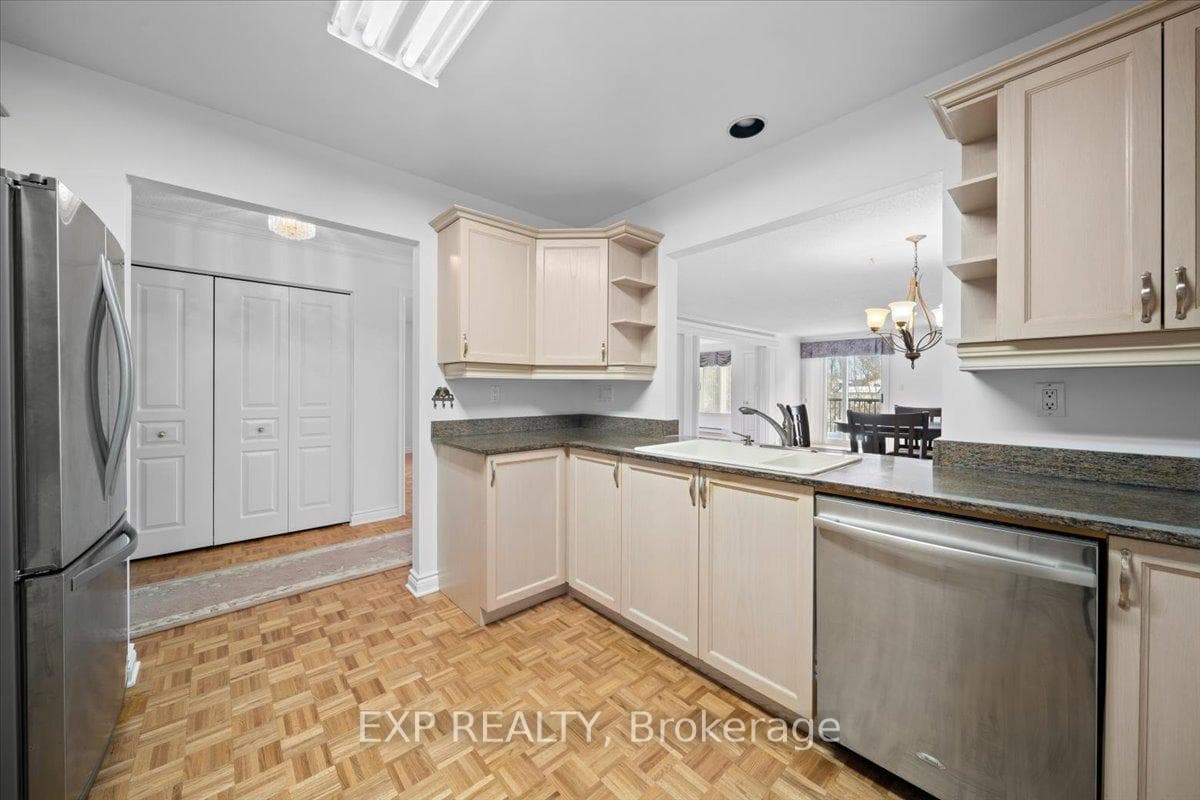 469 CHURCH Street Unit 18 photo 8