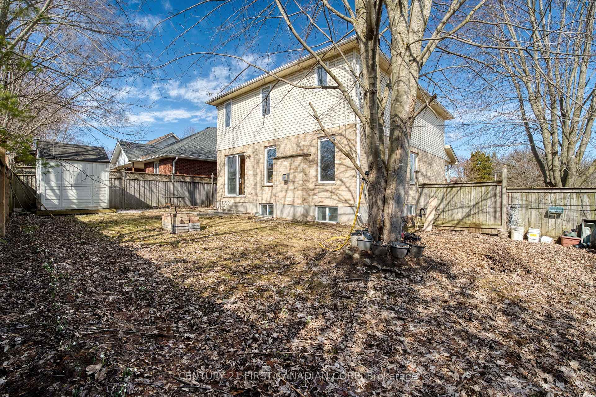 89 Mctaggart Court photo 42