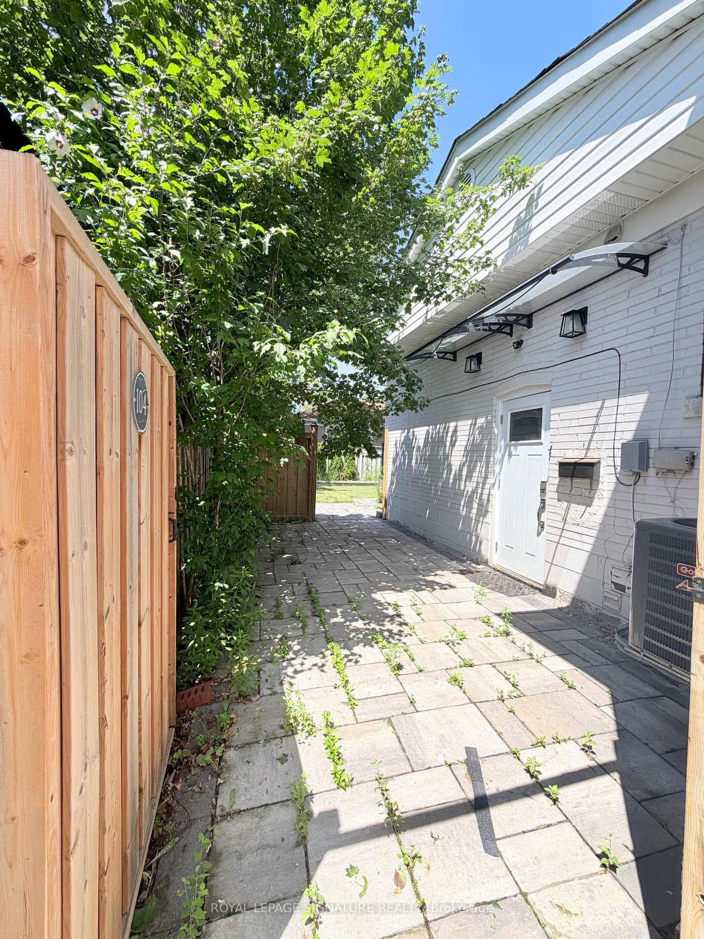 104 Great Oak Drive photo 44