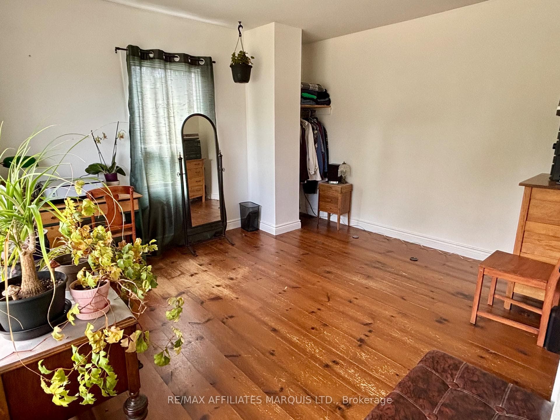 452 Dominion St Street photo 16