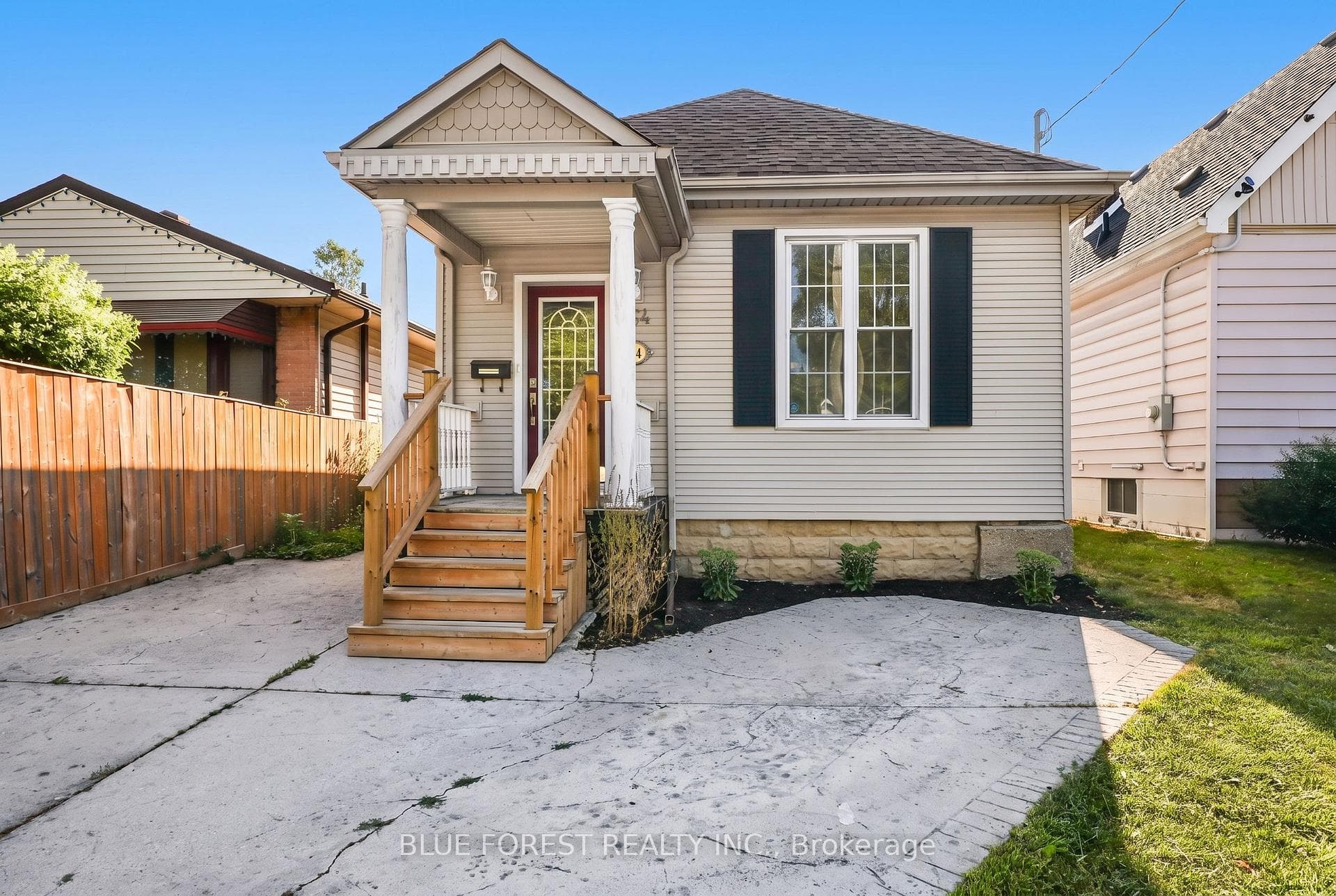764 Curry Street photo 2