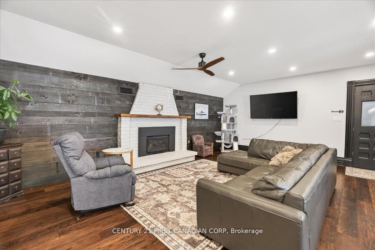 18 Colborne Street photo 20